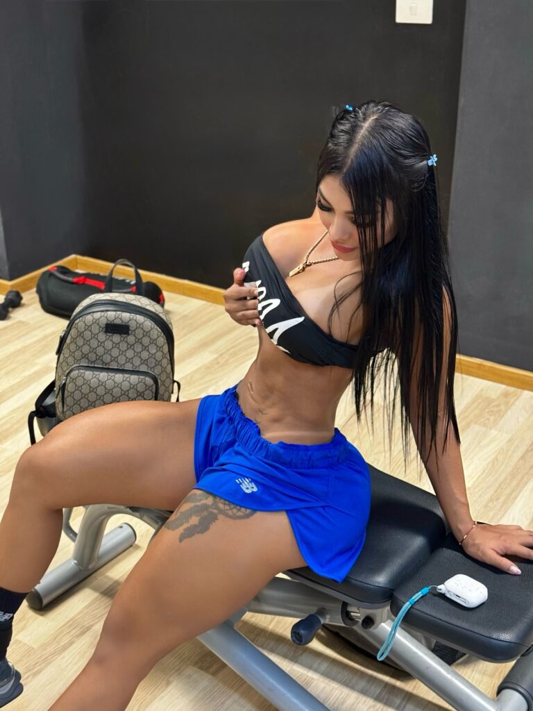 Carolina Velez Betancourth carolinavelezbetancourthcvb